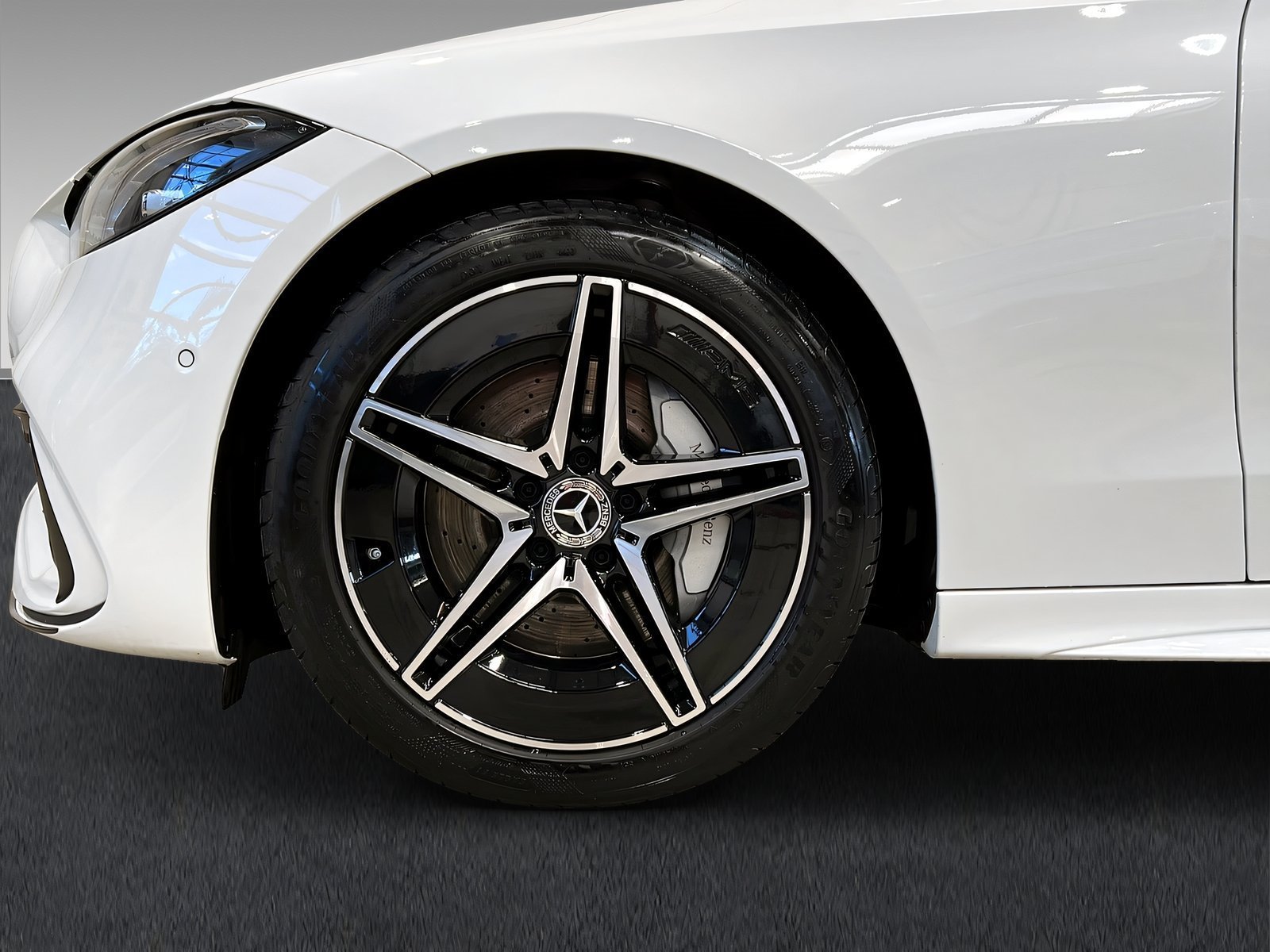 C 220d T AMG+NIGHT+Kamera+Panorama+Ambi+TotW+AHK Bild 4