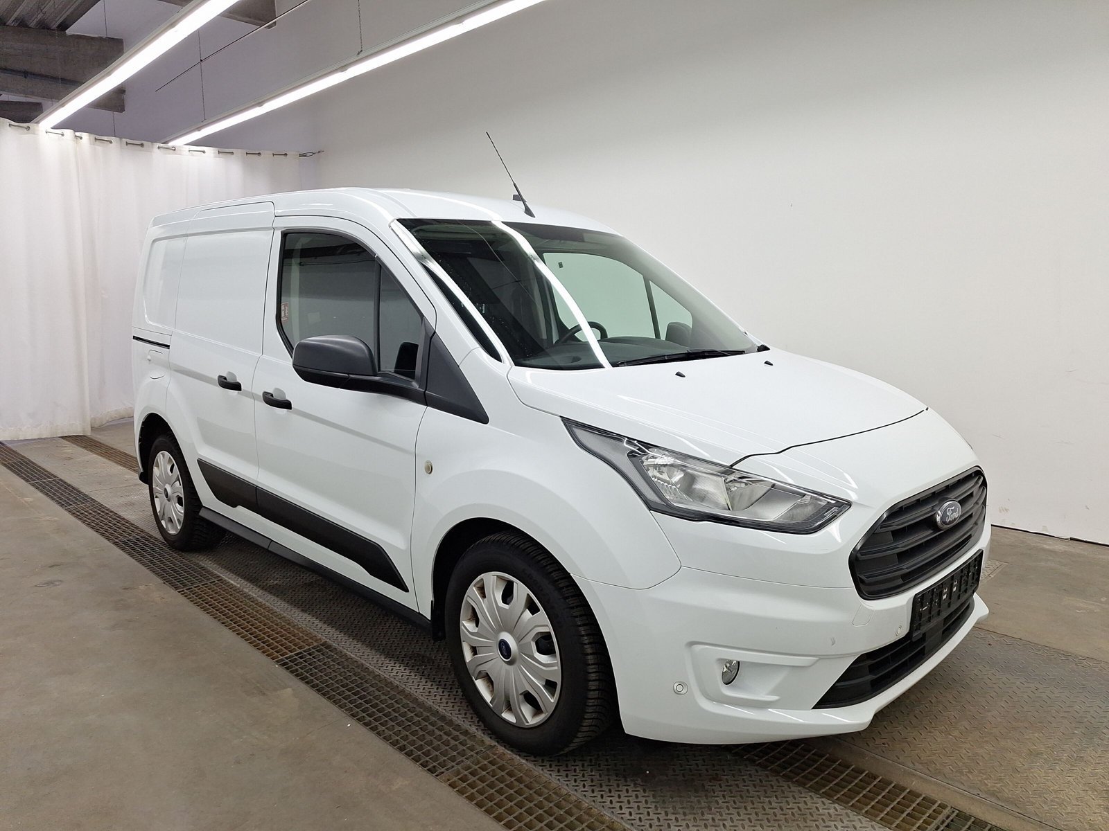 Transit Connect Kasten Trend Tot-Winkel+PDC Bild 3