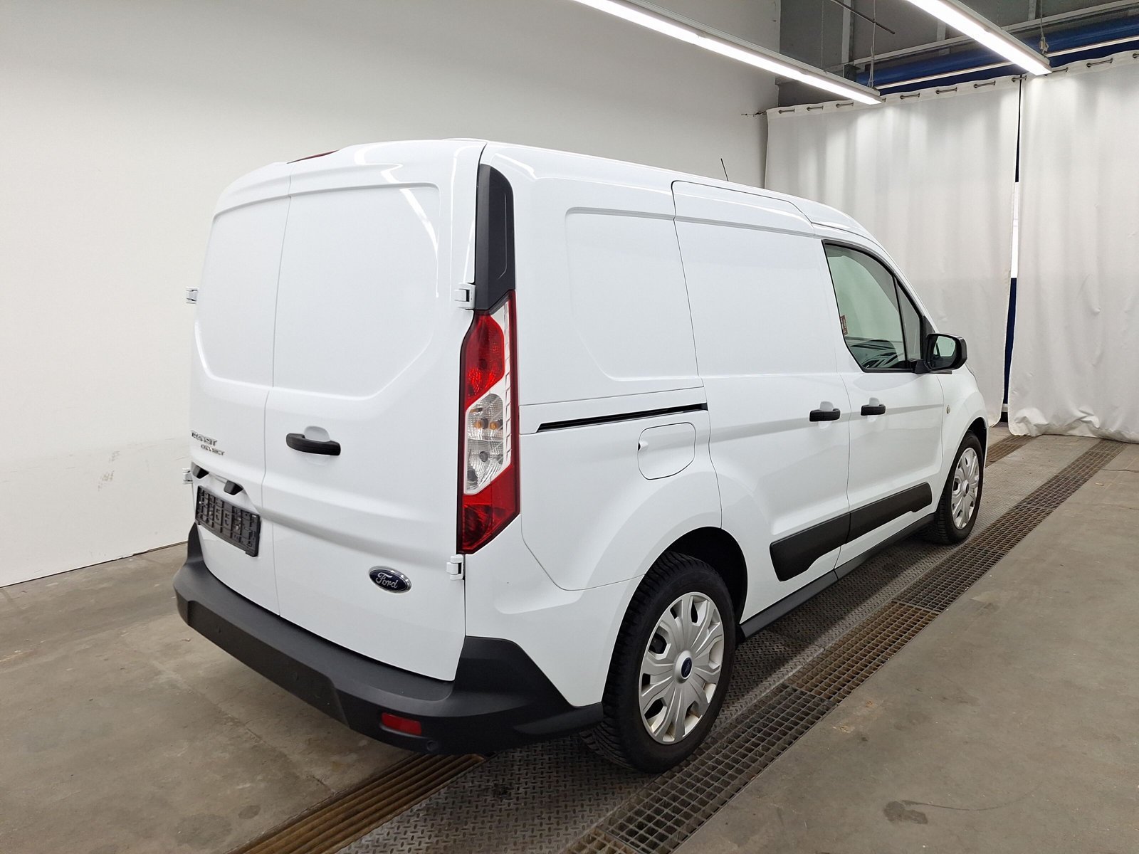 Transit Connect Kasten Trend Tot-Winkel+PDC Bild 4