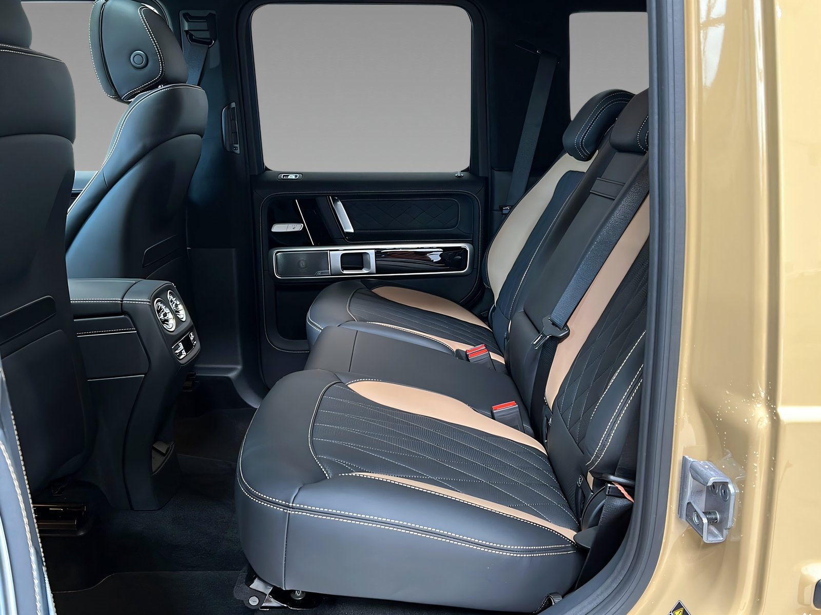 G 63 AMG MULTI+NIGHT+Burmester+Memo+StHz+AHK+360 Bild 9