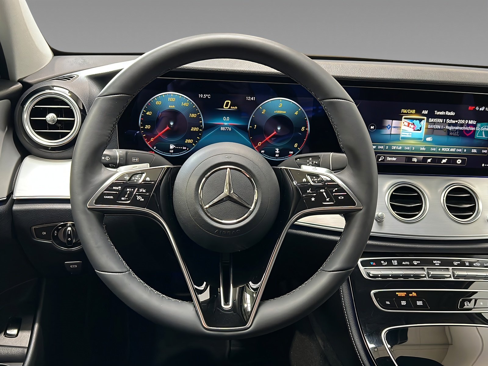 E 220 d Limousine AVANTGARDE+LED+DISTRO+Kam+StHz Bild 14