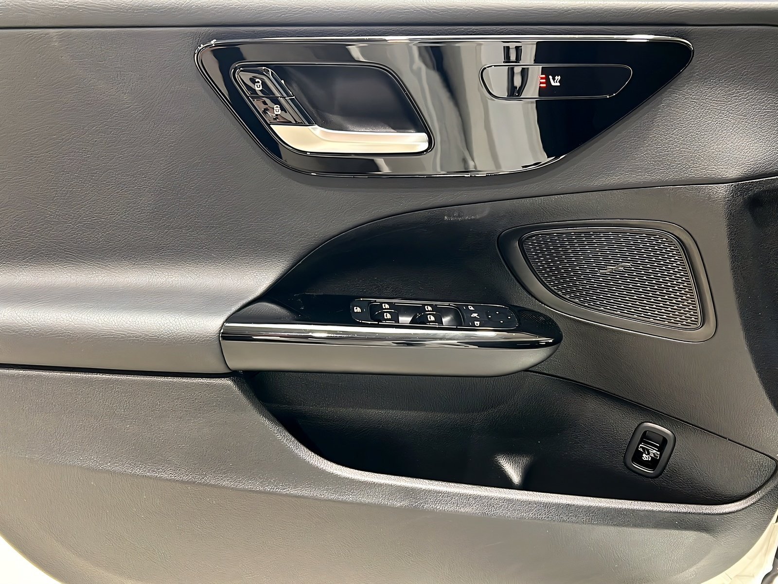 C 200 d T AVANTGARDE+LED+NIGHT+Kame+CarPlay+Ambi Bild 13