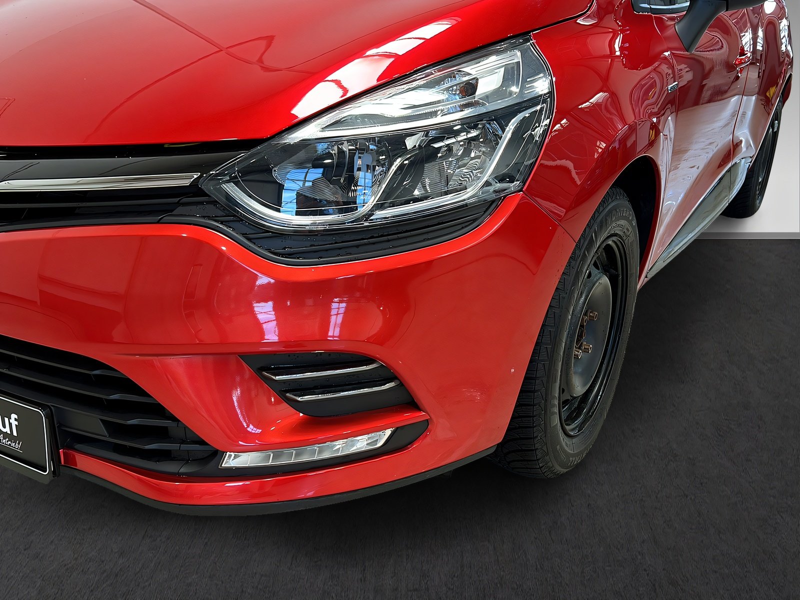 Clio IV Limited DeLuxe+Tempomat+Navi+SHz+PDC+DAB Bild 3