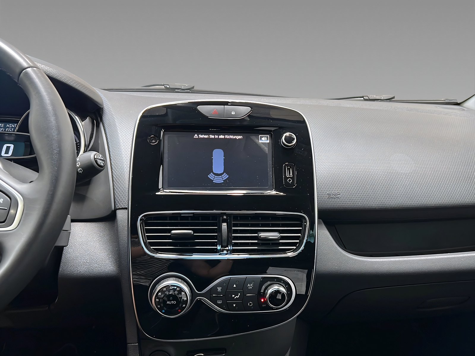 Clio IV Limited DeLuxe+Tempomat+Navi+SHz+PDC+DAB Bild 15