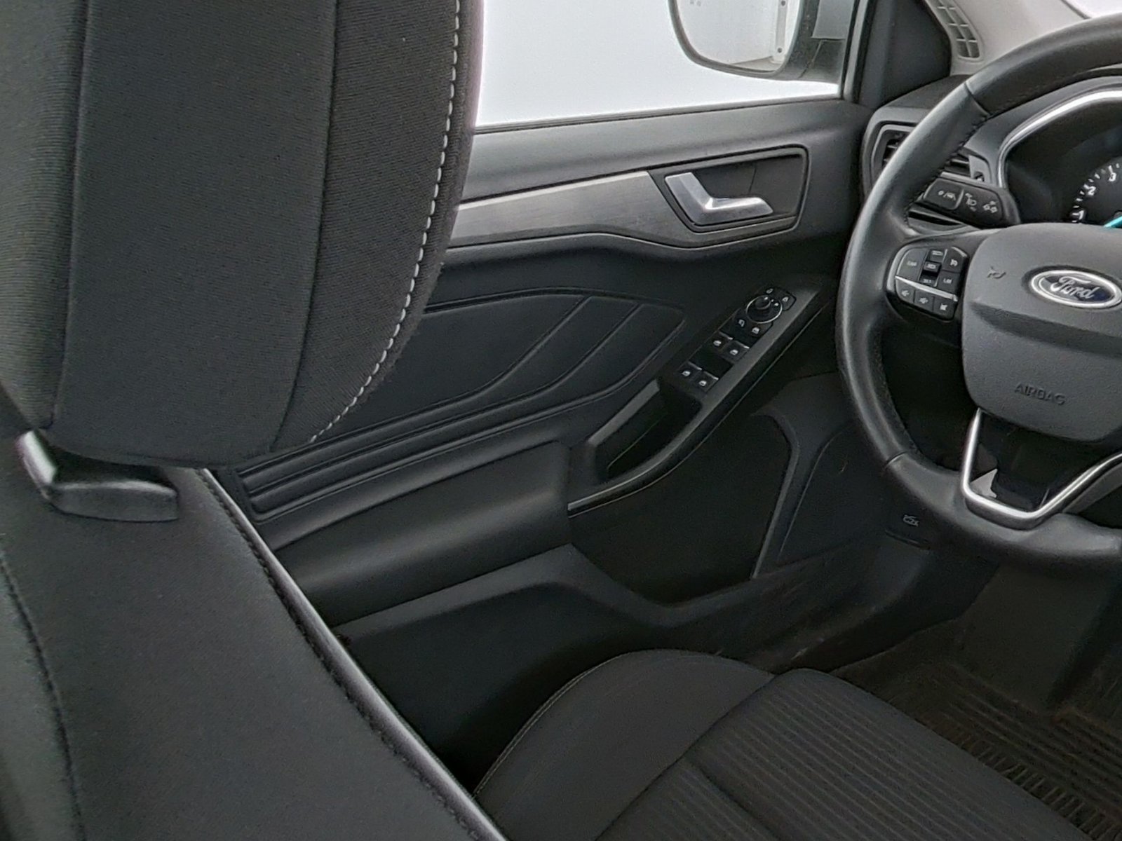 Ford Focus Turnier Titanium Tempomat+LrHz+TotW Bild 14