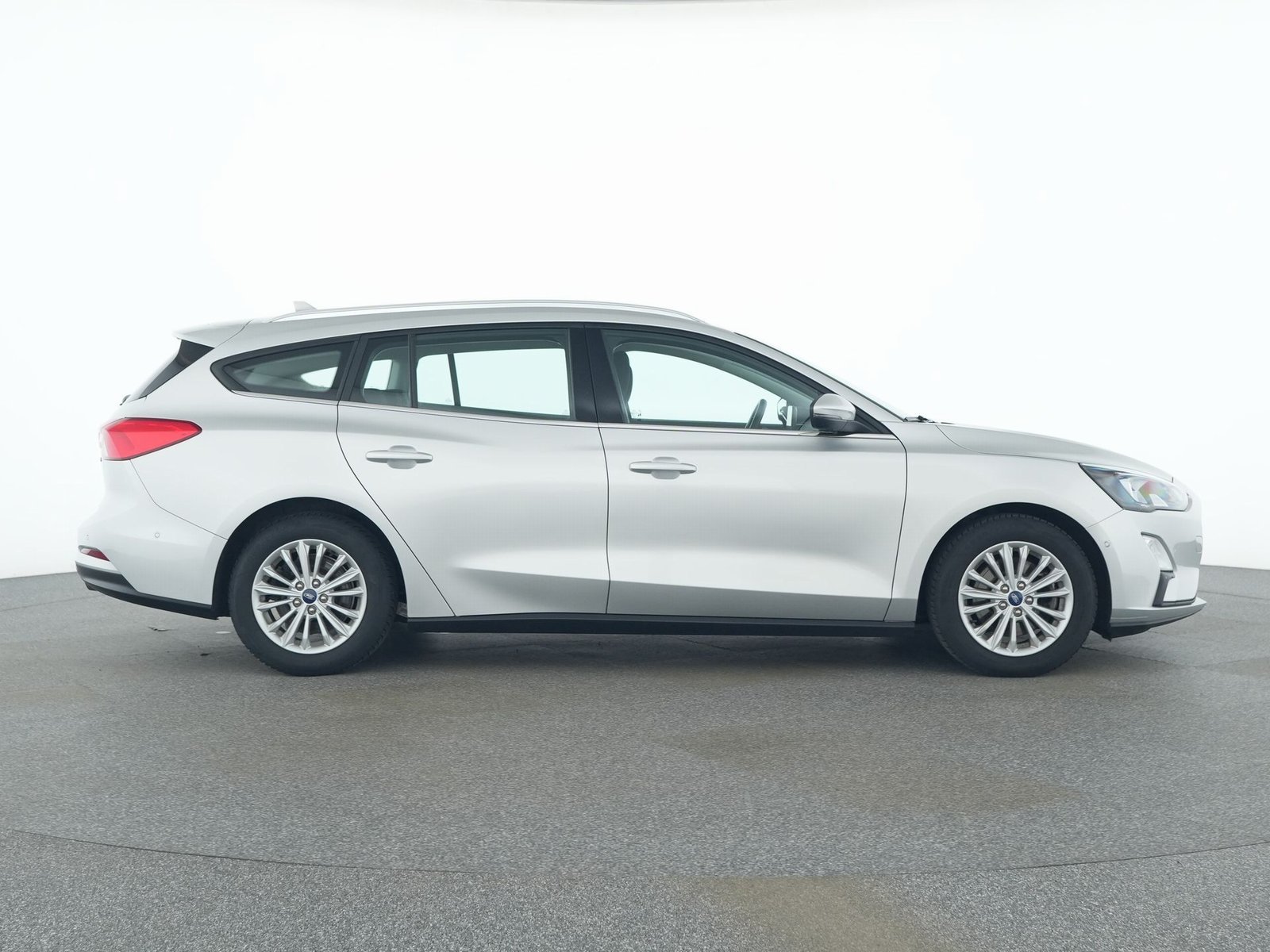 Ford Focus Turnier Titanium Tempomat+Kamera+TotW Bild 3