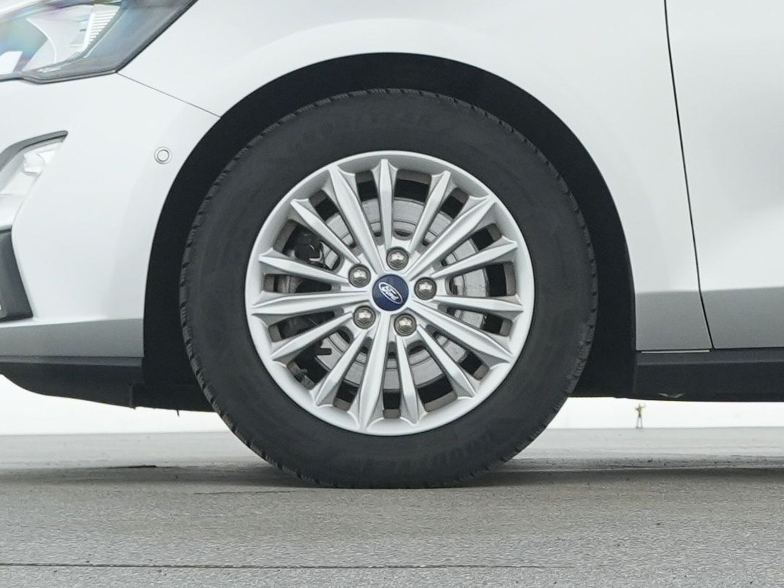 Ford Focus Turnier Titanium Tempomat+Kamera+TotW Bild 10