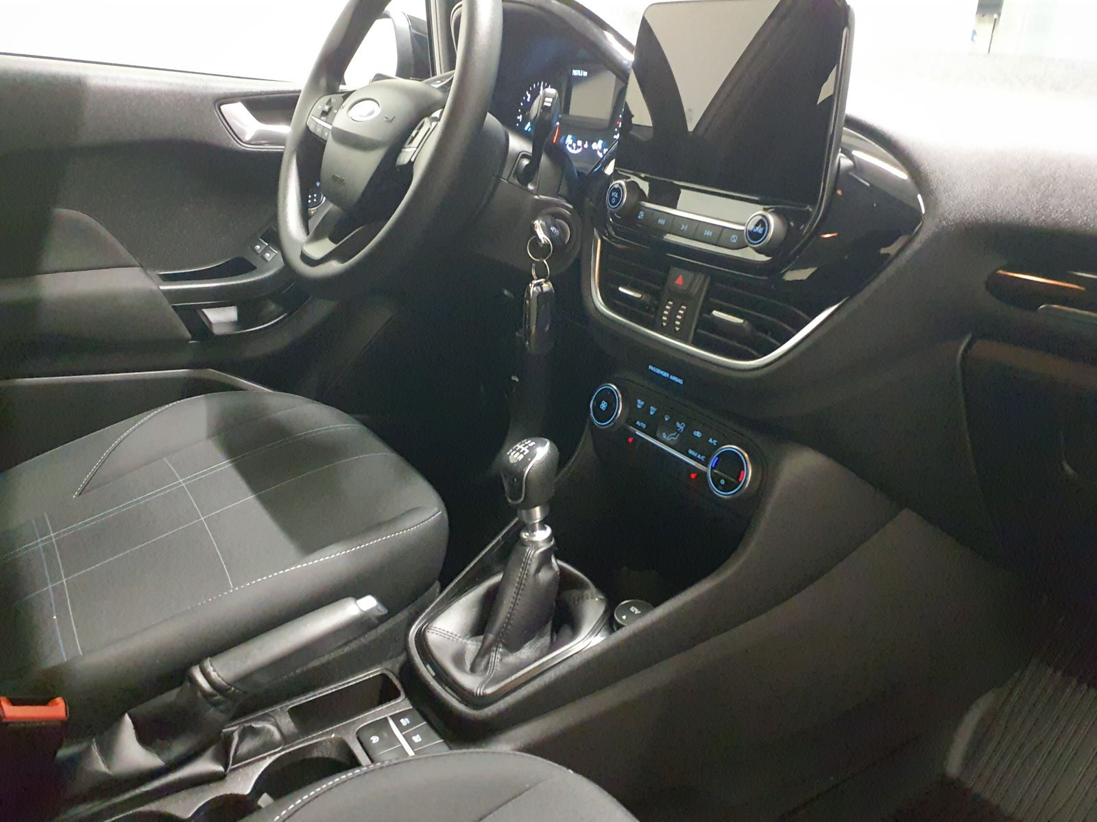 Ford Fiesta Cool & Connect Sitzheizung+PDC Bild 11