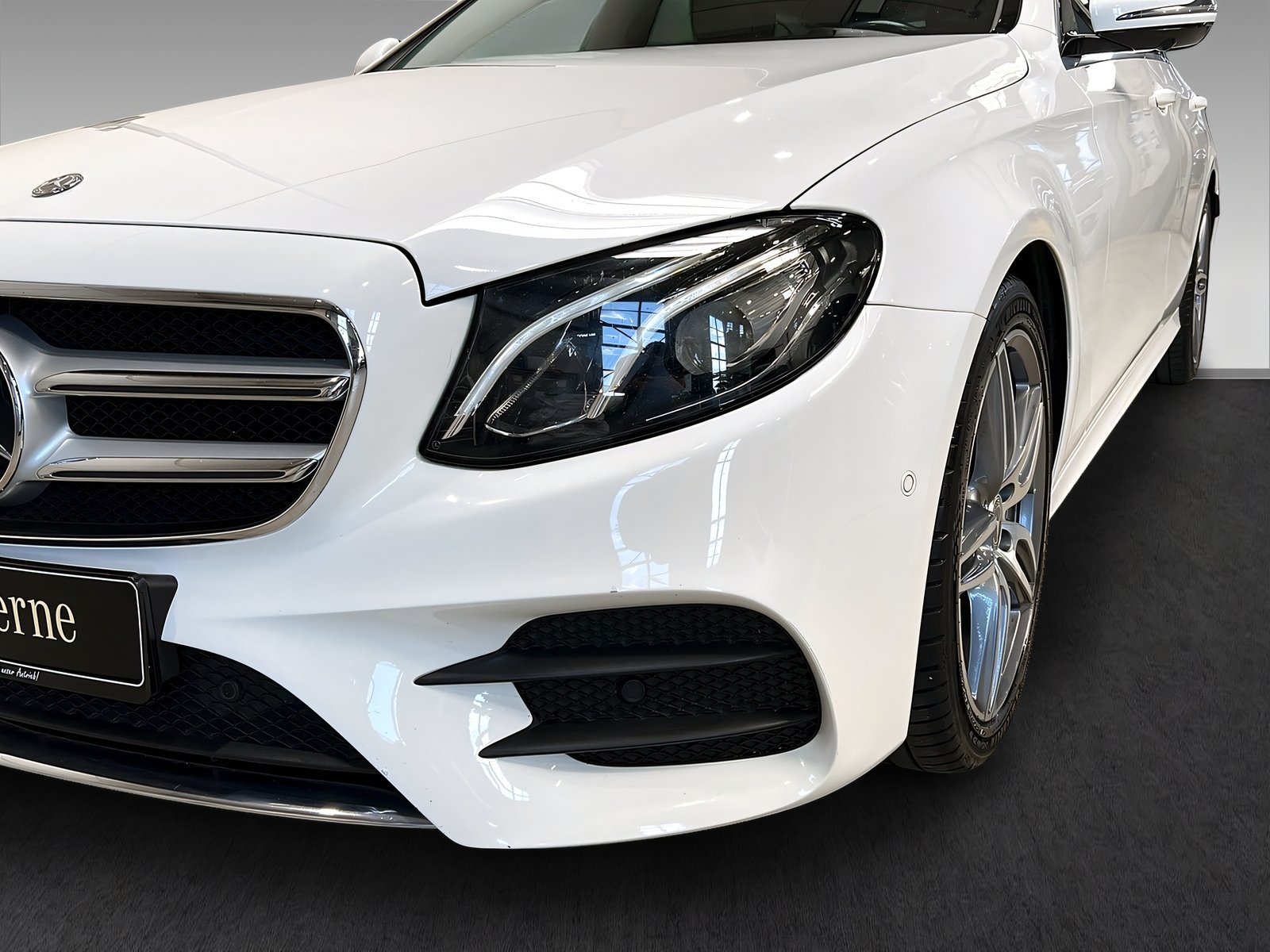 E 220 T d AMG Line 4M- Nur Händler oder Export Bild 3