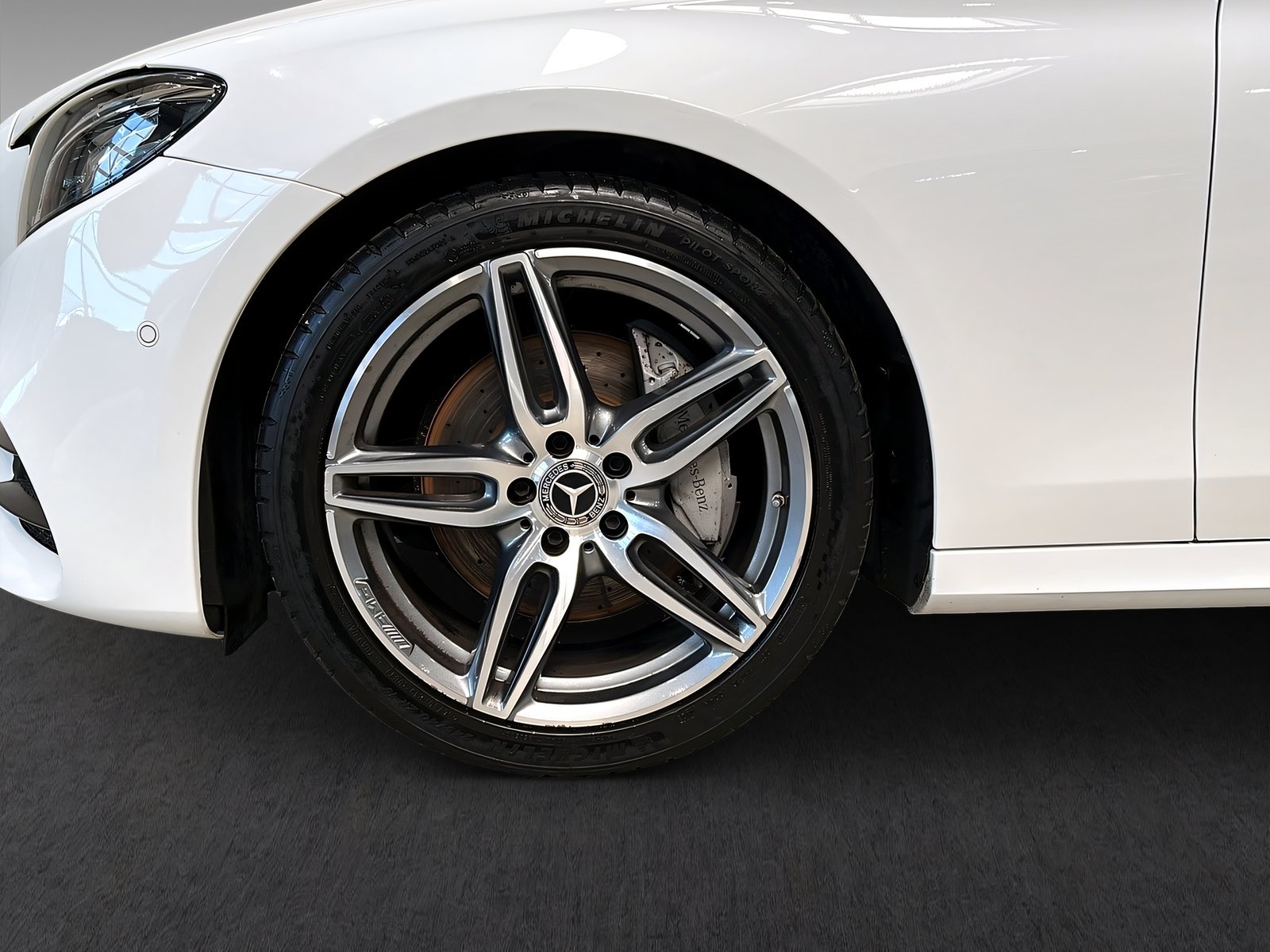 E 220 T d AMG Line 4M- Nur Händler oder Export Bild 4