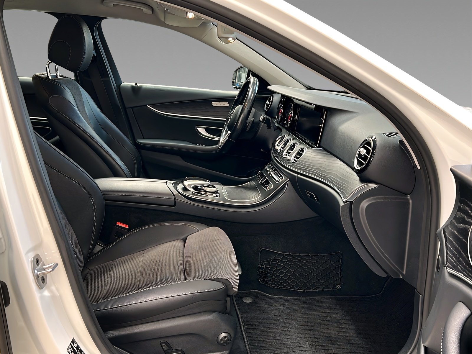 E 220 T d AMG Line 4M- Nur Händler oder Export Bild 12