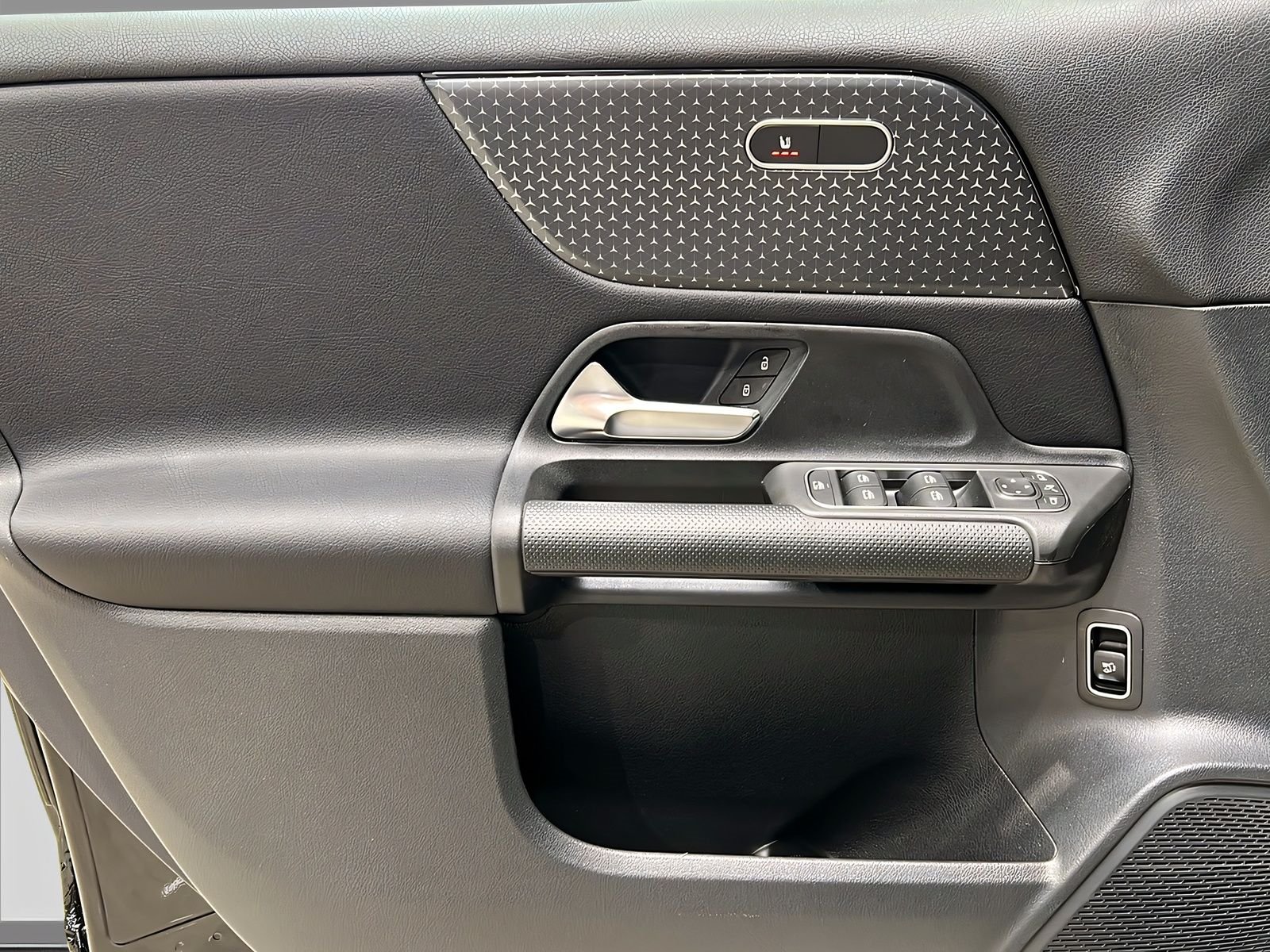GLB 200 d LED+Rückfahrkamera+Carplay+TotW+AHK Bild 14