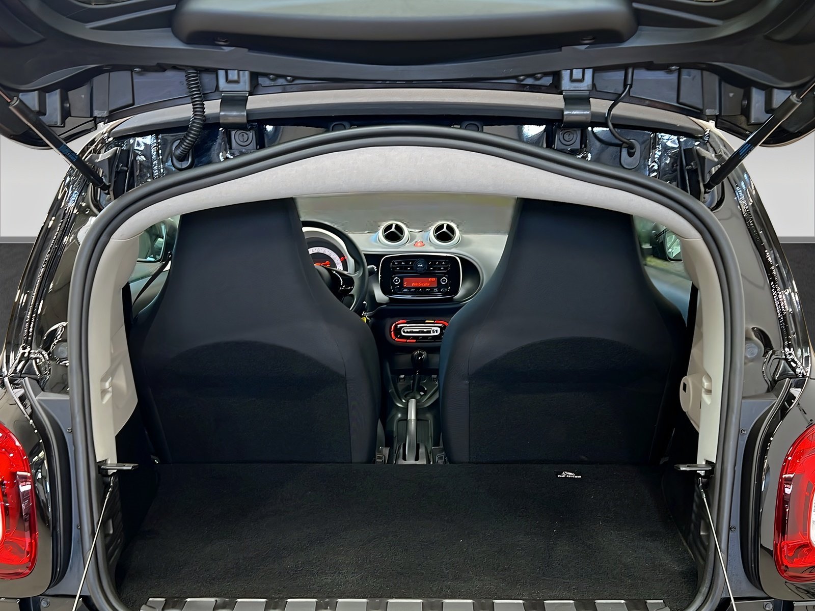 EQ fortwo Cool&Audio+Ladekabel+Klimaauto+SHz Bild 8