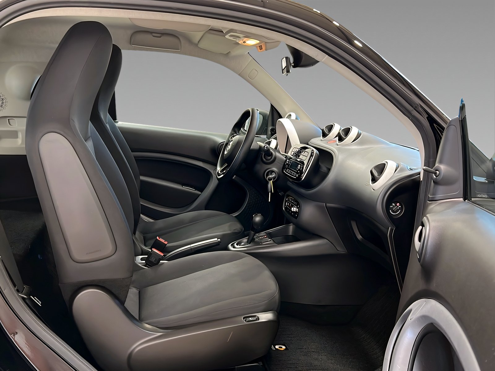 EQ fortwo Cool&Audio+Ladekabel+Klimaauto+SHz Bild 12