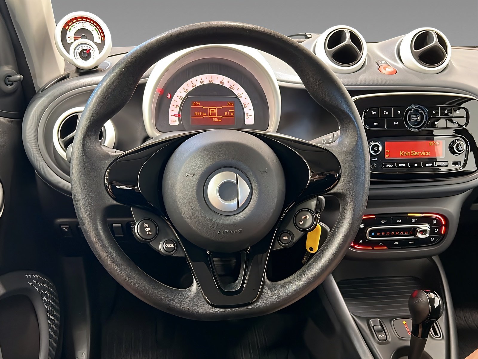 EQ fortwo Cool&Audio+Ladekabel+Klimaauto+SHz Bild 14