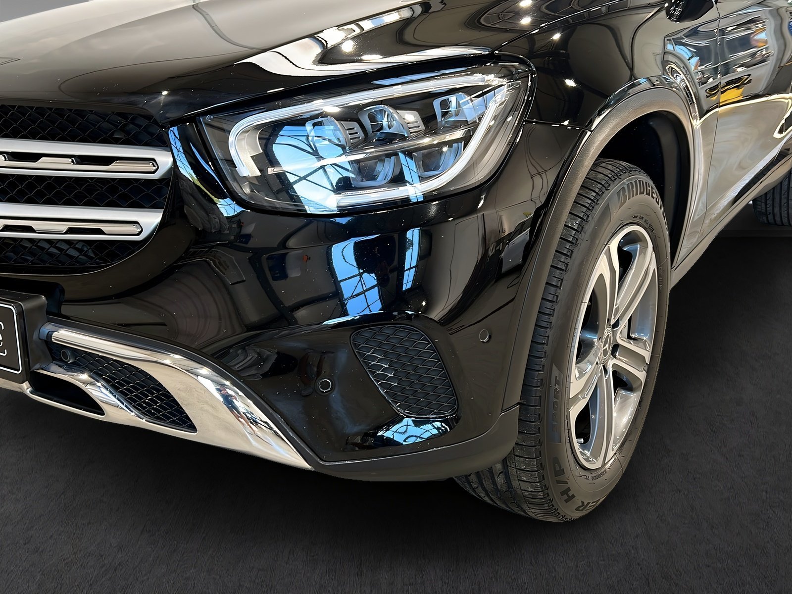 GLC 300de 4M LED+Kamera+Ambiente+CarPlay+SHz+AHK Bild 3