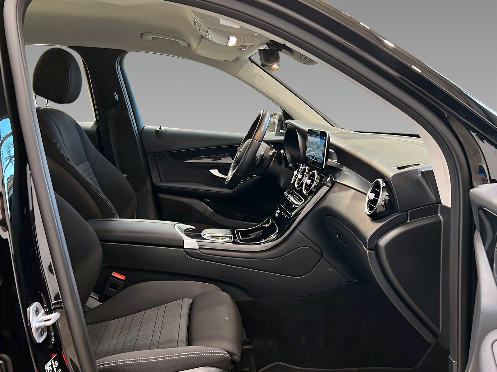 GLC 300de 4M LED+Kamera+Ambiente+CarPlay+SHz+AHK Bild 12