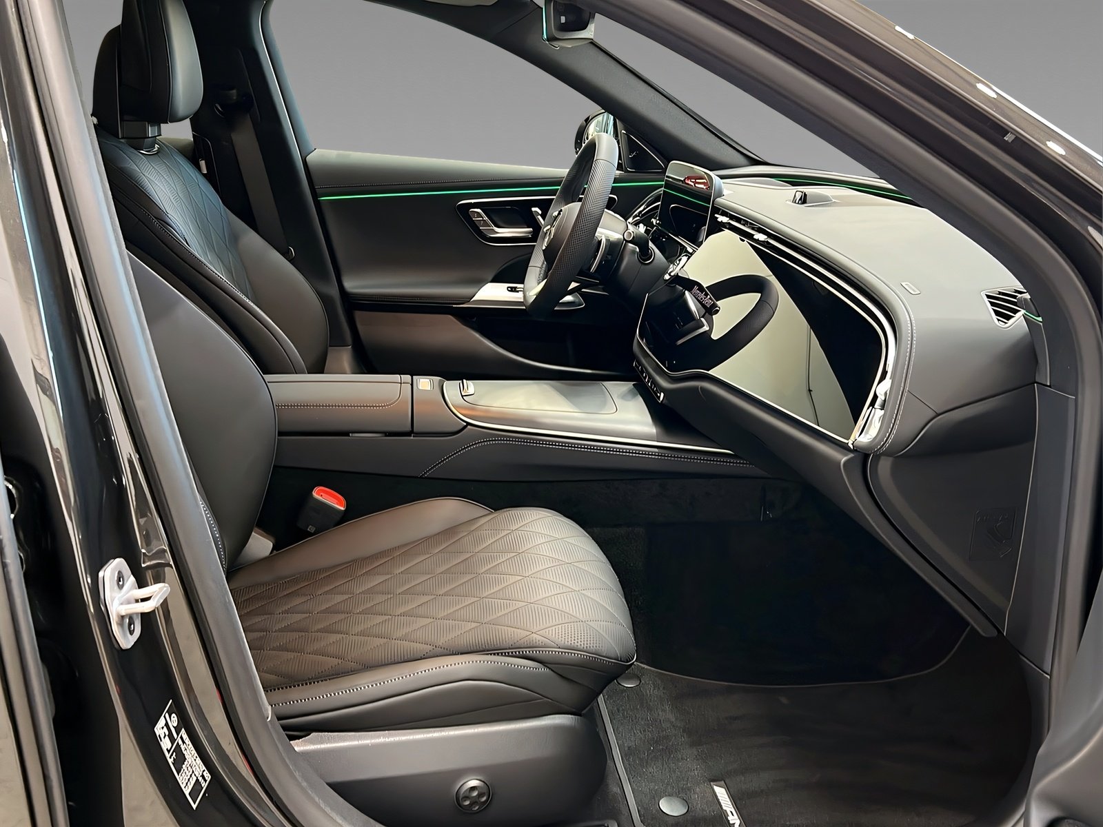 E 450 d 4M T AMG+DISTR+SUPERSCREEN+Burm+AHK+360° Bild 14