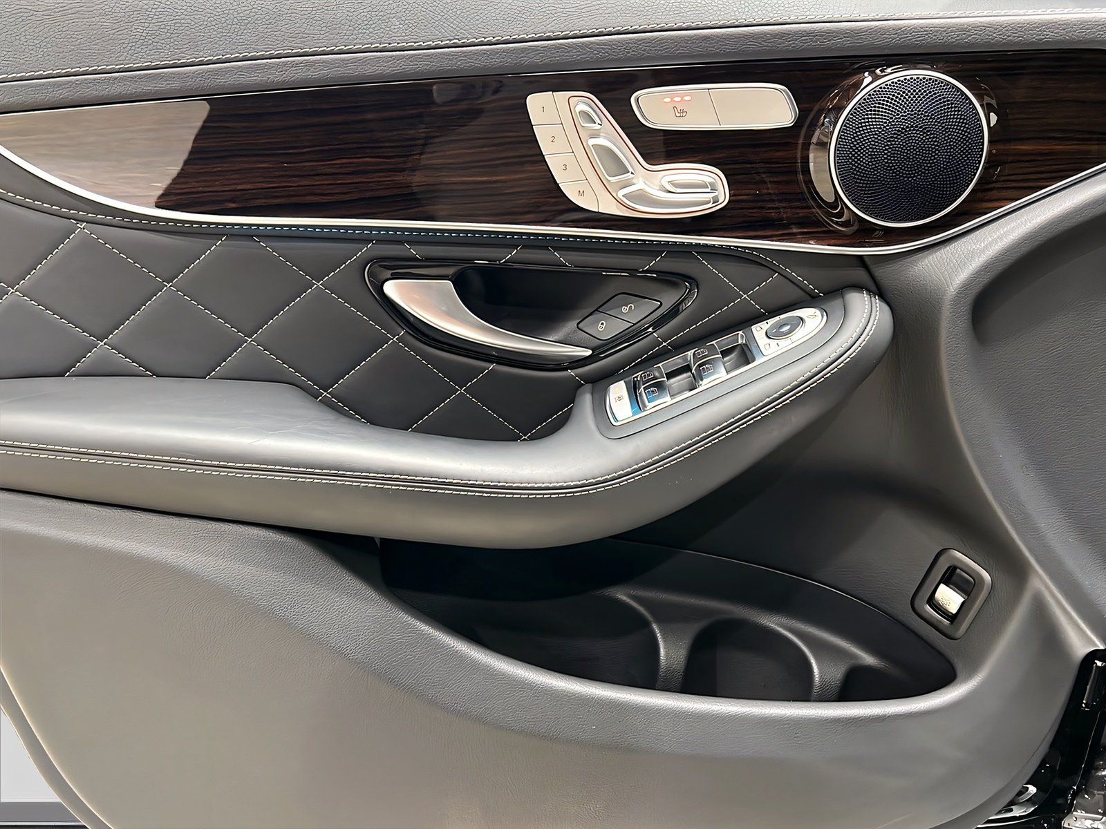 GLC 300 AMG Coupé Distronic+LED+Comand+HandsFree Bild 13