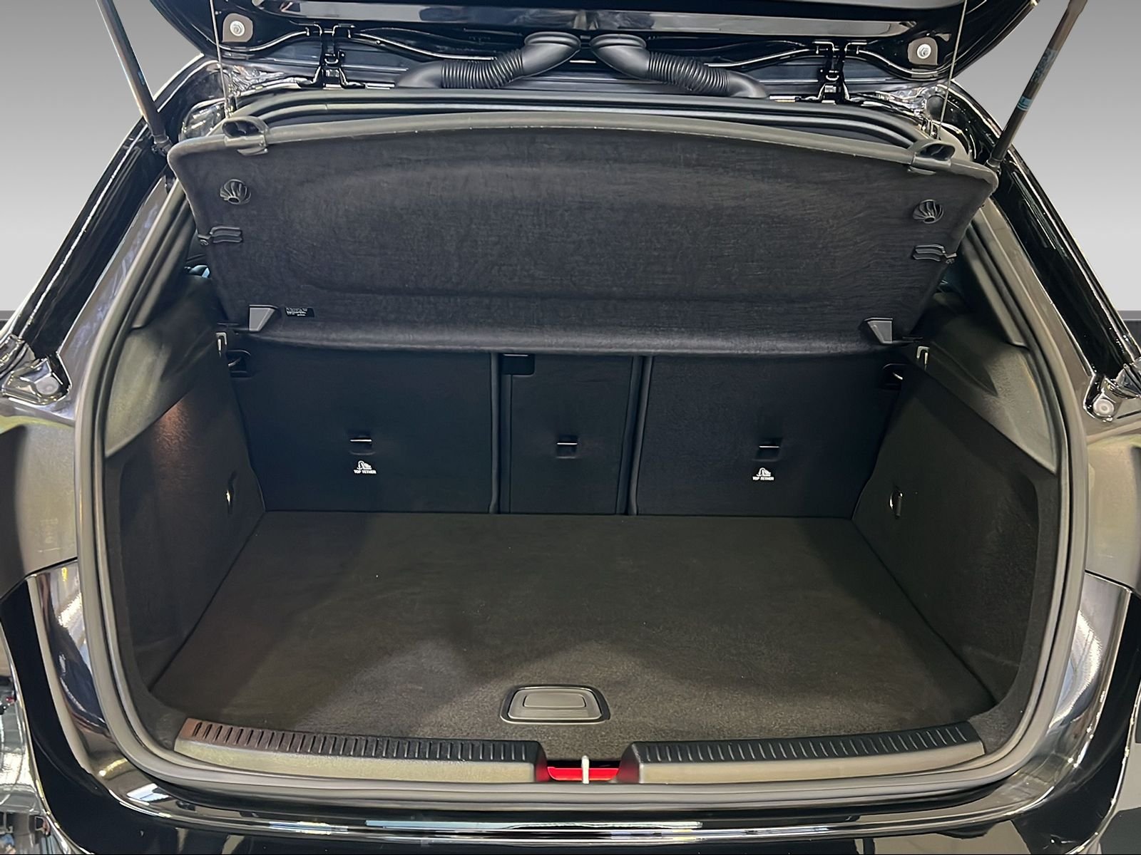 A 250e EDITION+AMG+MBUX+Kamera+CarPlay+Tempo+LED Bild 8