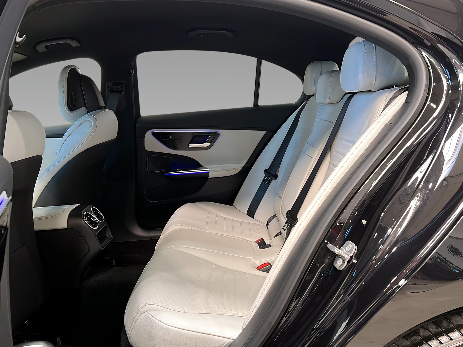 C 300 e AMG NIGHT+Memory+Carplay+LED+TotW+360° Bild 10
