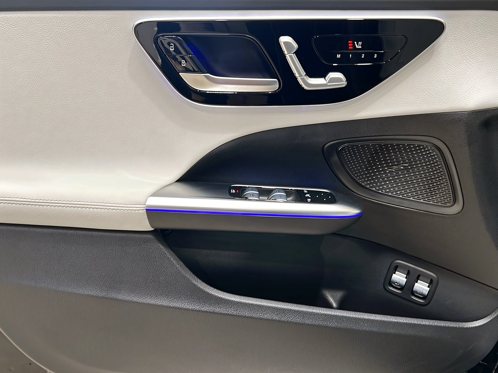 C 300 e AMG NIGHT+Memory+Carplay+LED+TotW+360° Bild 13