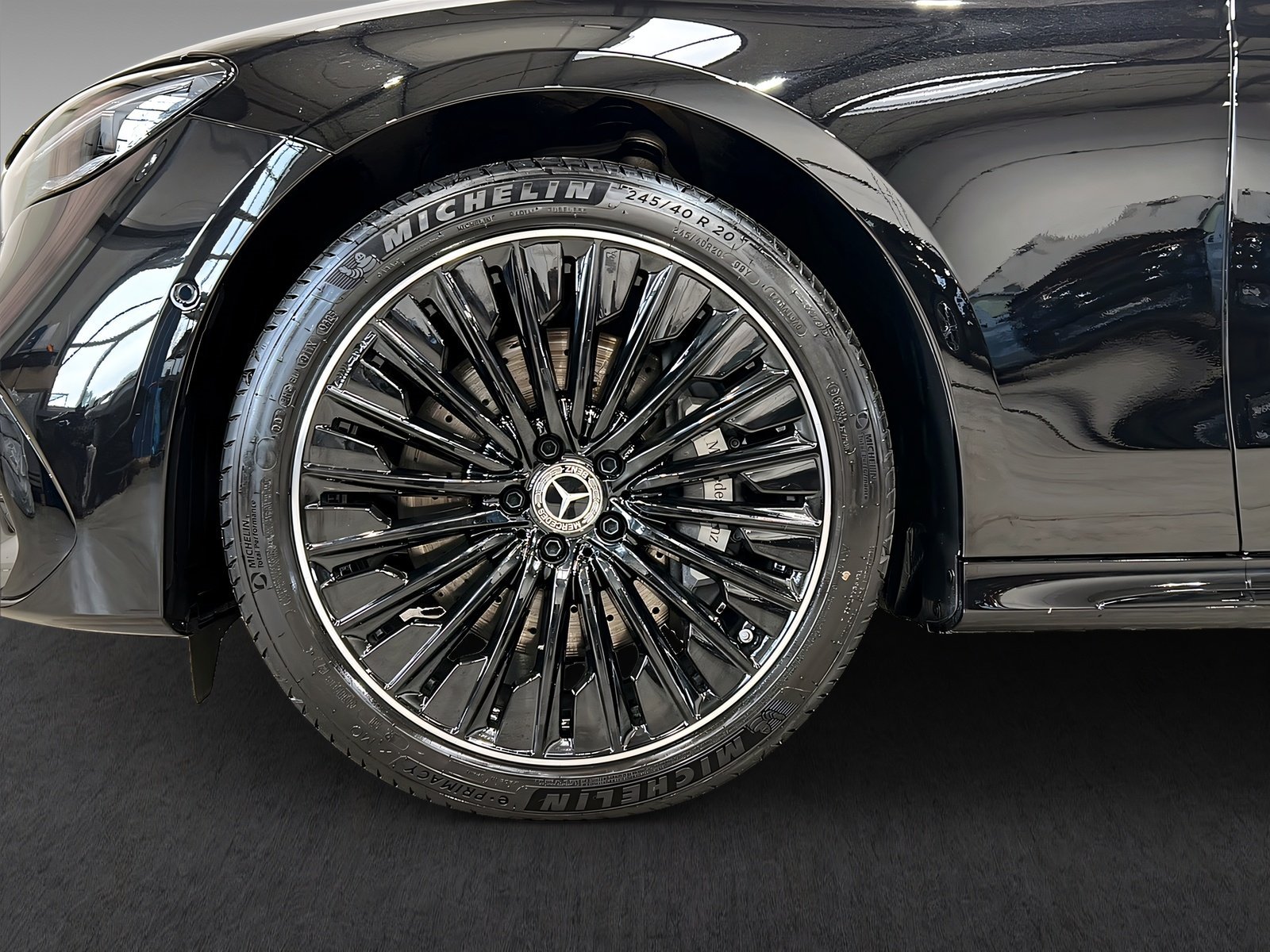 E 300 e 4M AMG+NIGHT+Memor+Pano+Burm+Massage+360 Bild 4