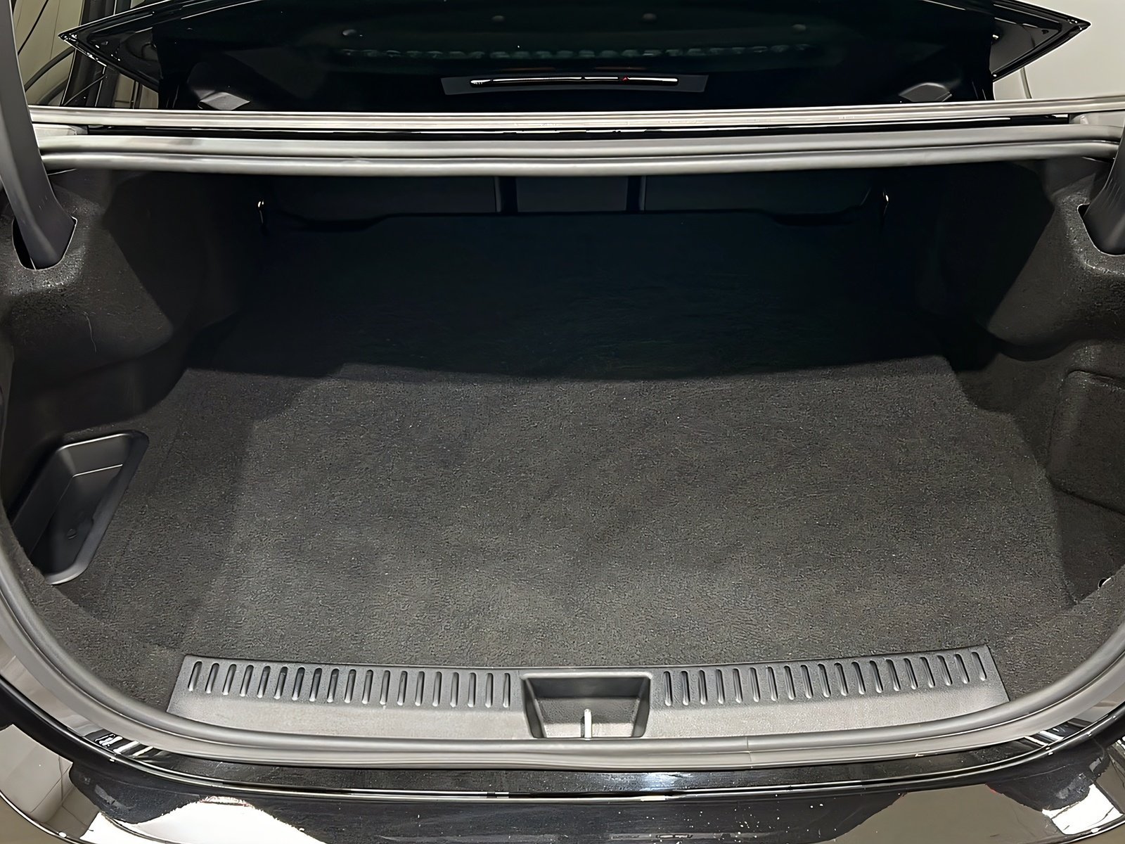 E 300 e 4M AMG+NIGHT+Memor+Pano+Burm+Massage+360 Bild 8