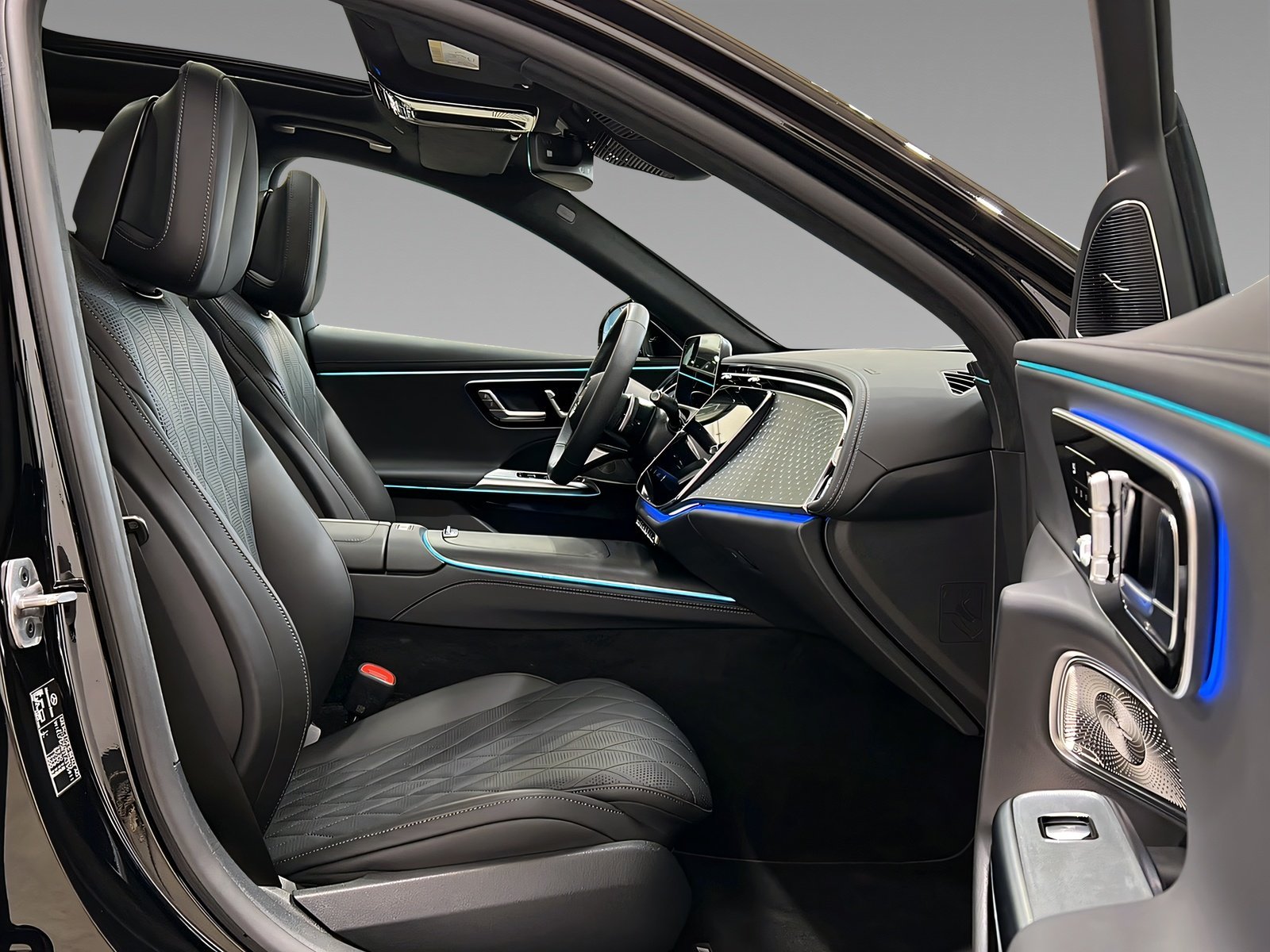 E 300 e 4M AMG+NIGHT+Memor+Pano+Burm+Massage+360 Bild 12