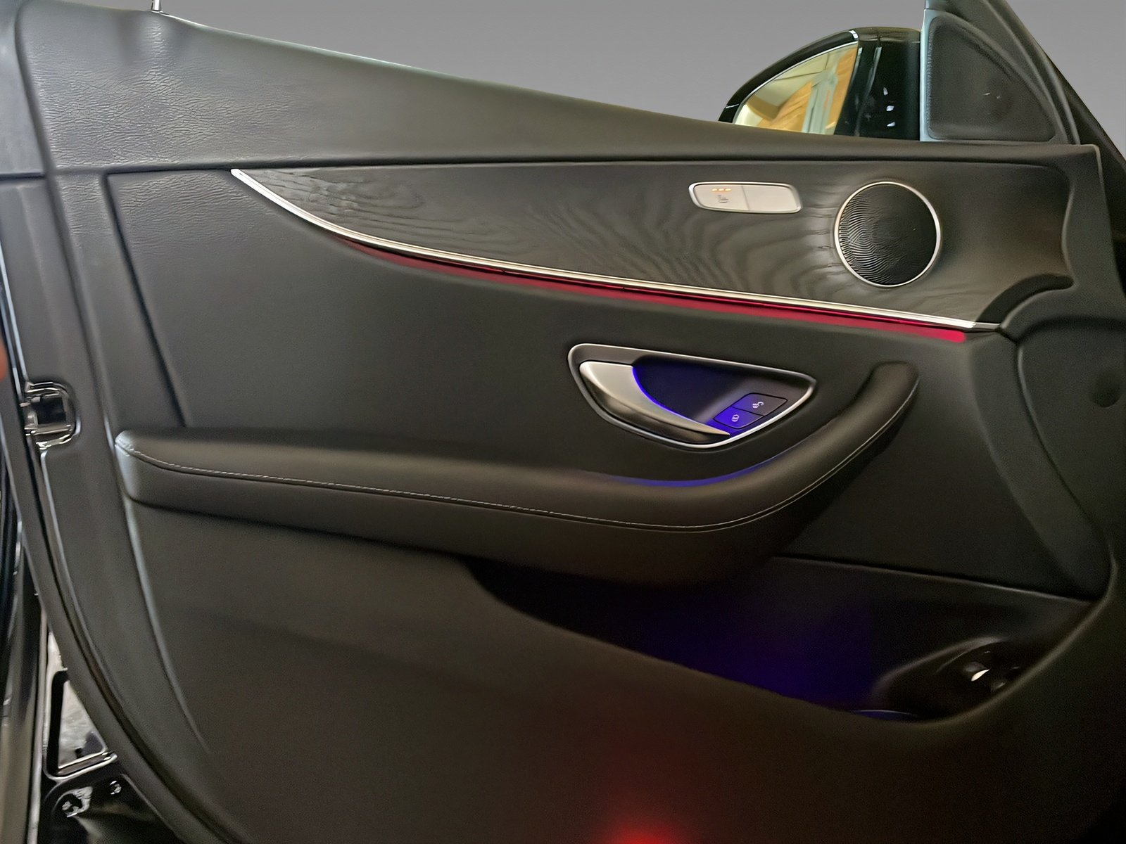 E 300 e T AMG+LED+NIGHT+TotW+SHz+AHK+360° Bild 13
