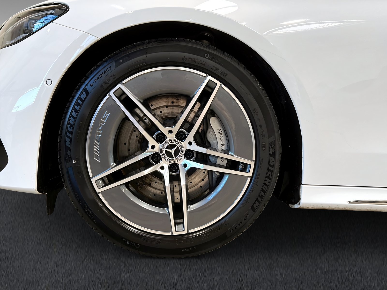 E 220 d T AMG+DIGITAL+Memory+Ambi+TotW+AHK+360° Bild 4