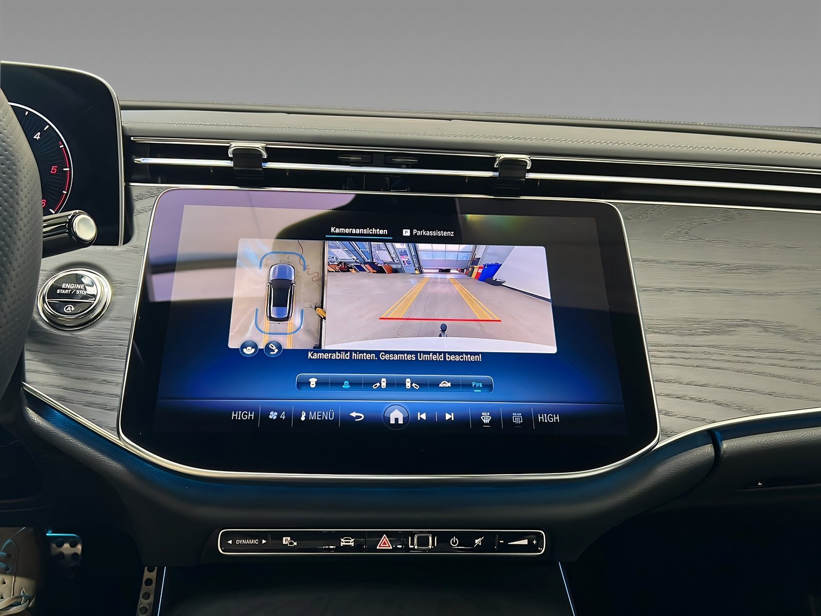 E 220 d T AMG+DIGITAL+Memory+Ambi+TotW+AHK+360° Bild 15