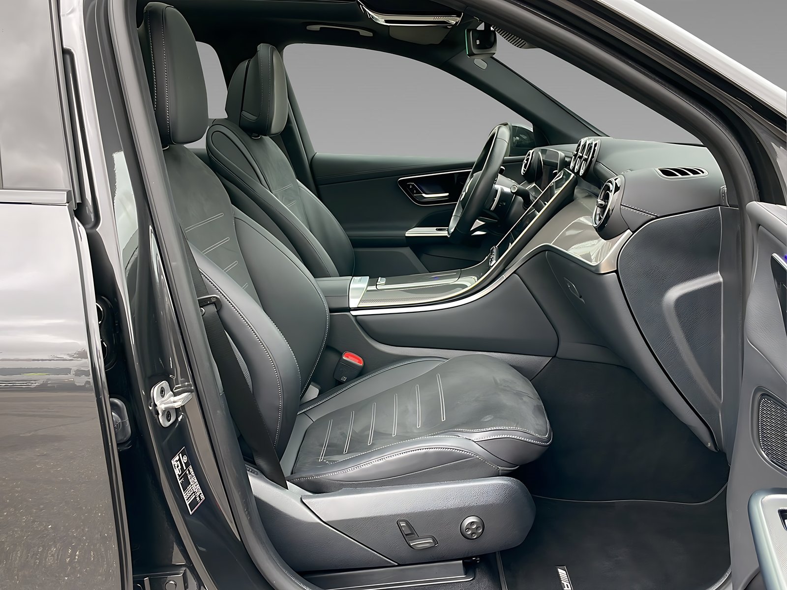 GLC 400 e 4M AMG+DIGITAL+DIST+NIGHT+Pano+AHK+360 Bild 12