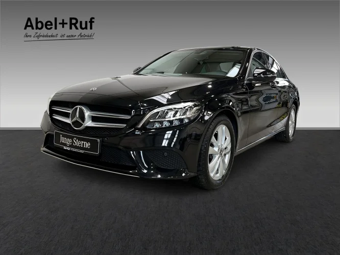 Mercedes-Benz C 300 AVANTGARDE + LED + PARKTRONIC + CarPlay + SHz
